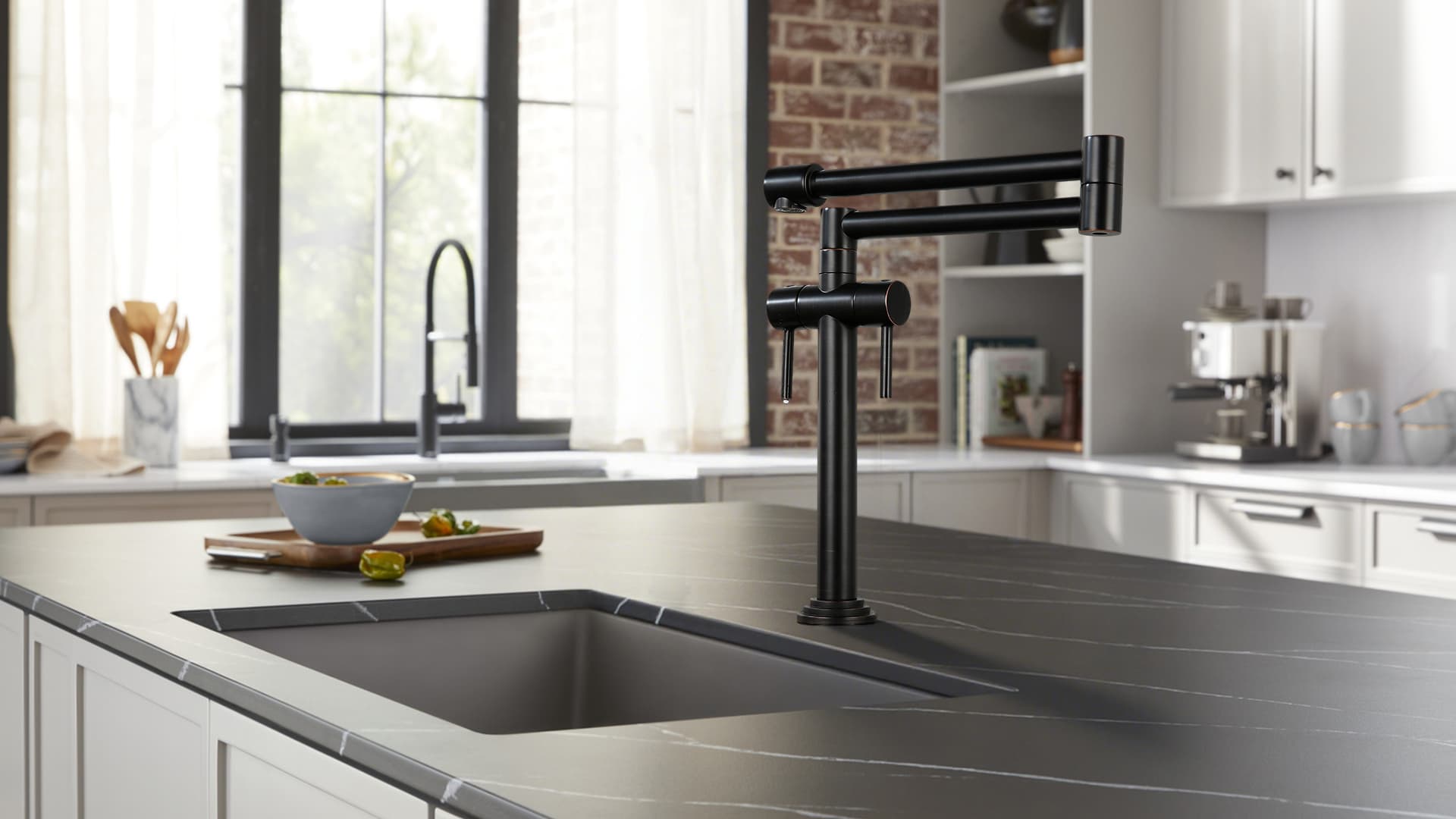 kitchen faucet (1) kitchen faucet (1)