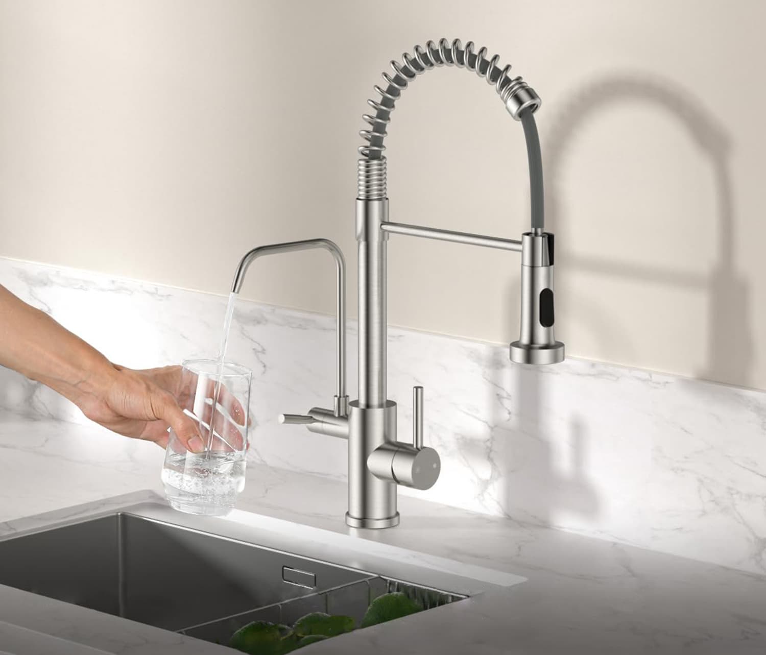 kitchen faucet (11).jpg