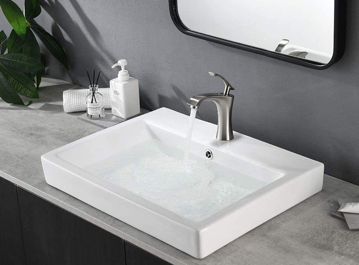 bathroom fixtures (2)