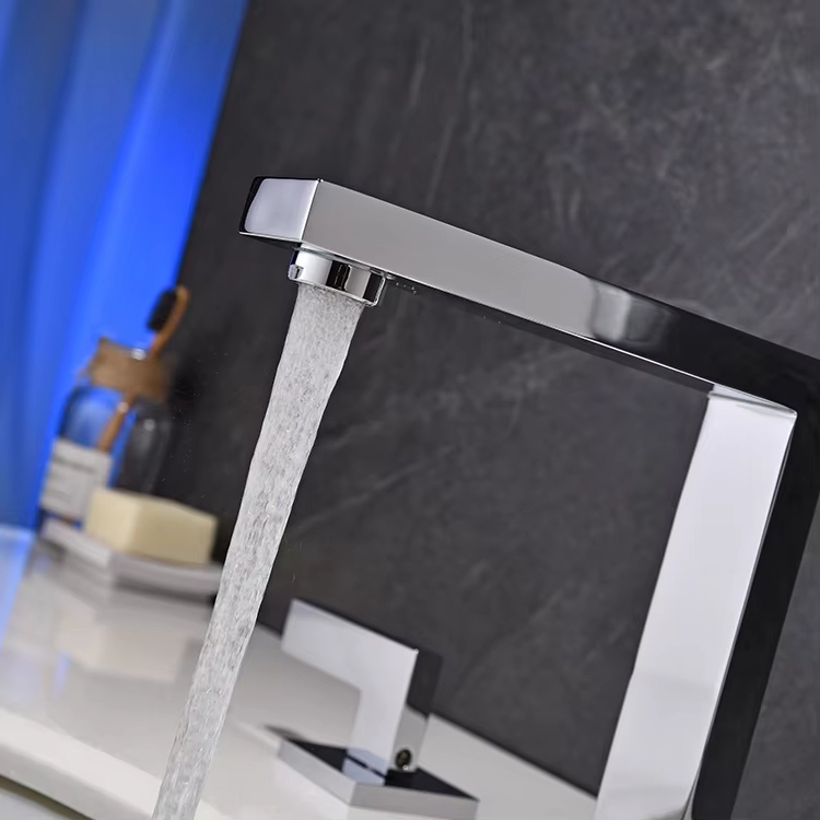 Modern 3-Hole CUPC Brass Bathroom Basin Mixer Faucet 8" Widespread Basin Tap