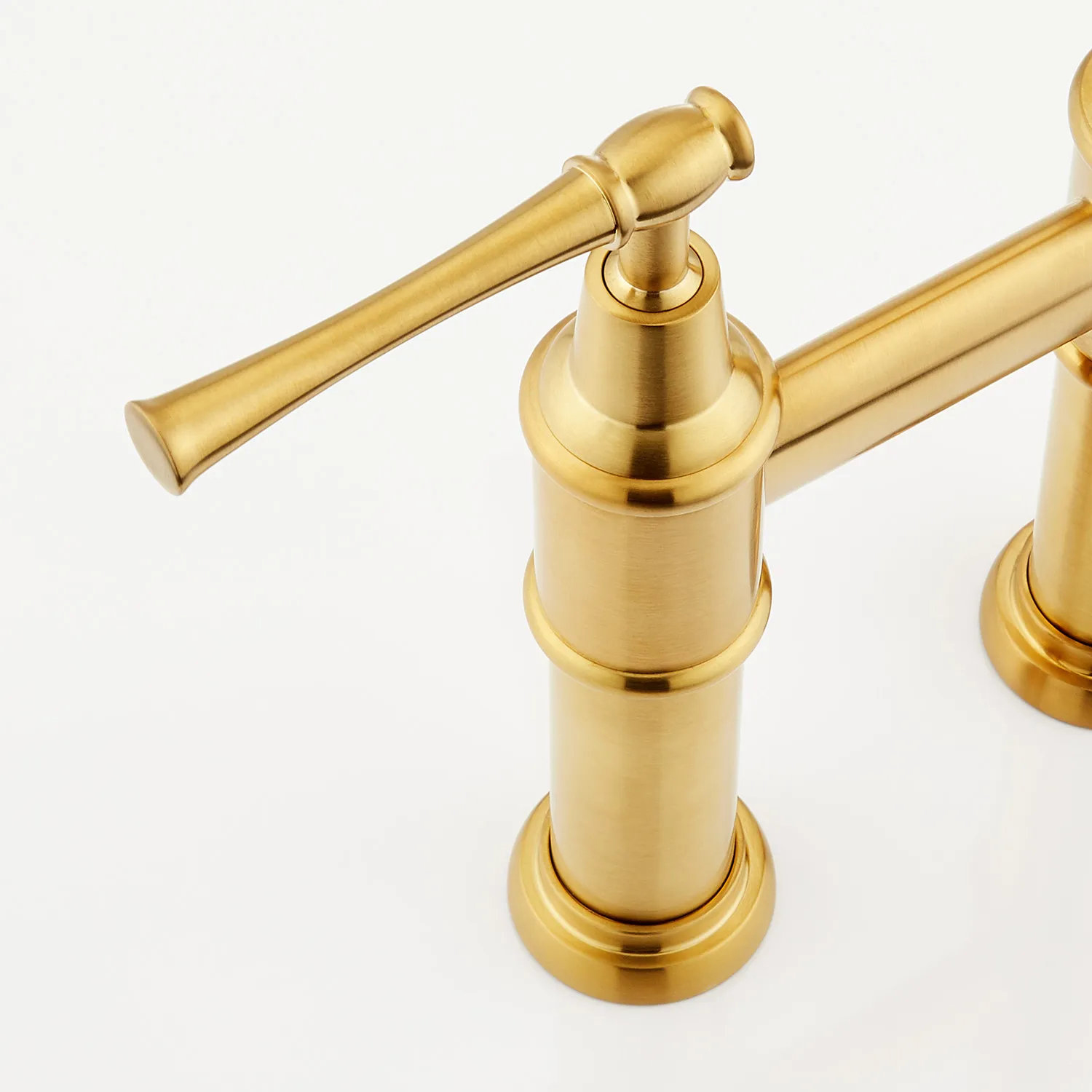 Pull Down Economic Brass Solid Sink Faucet Bridge Faucet