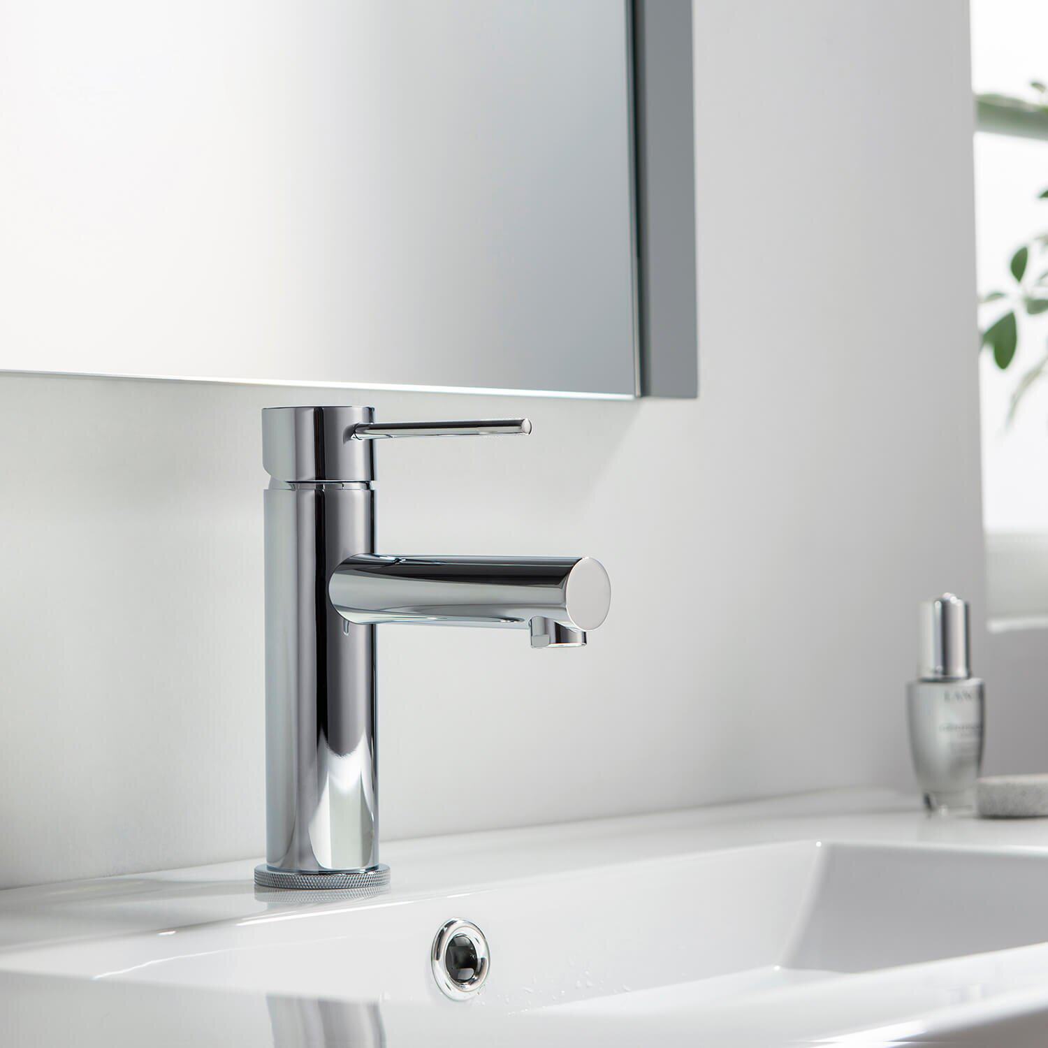High Quality Washbasin Solid Single Hole Bathroom Faucet