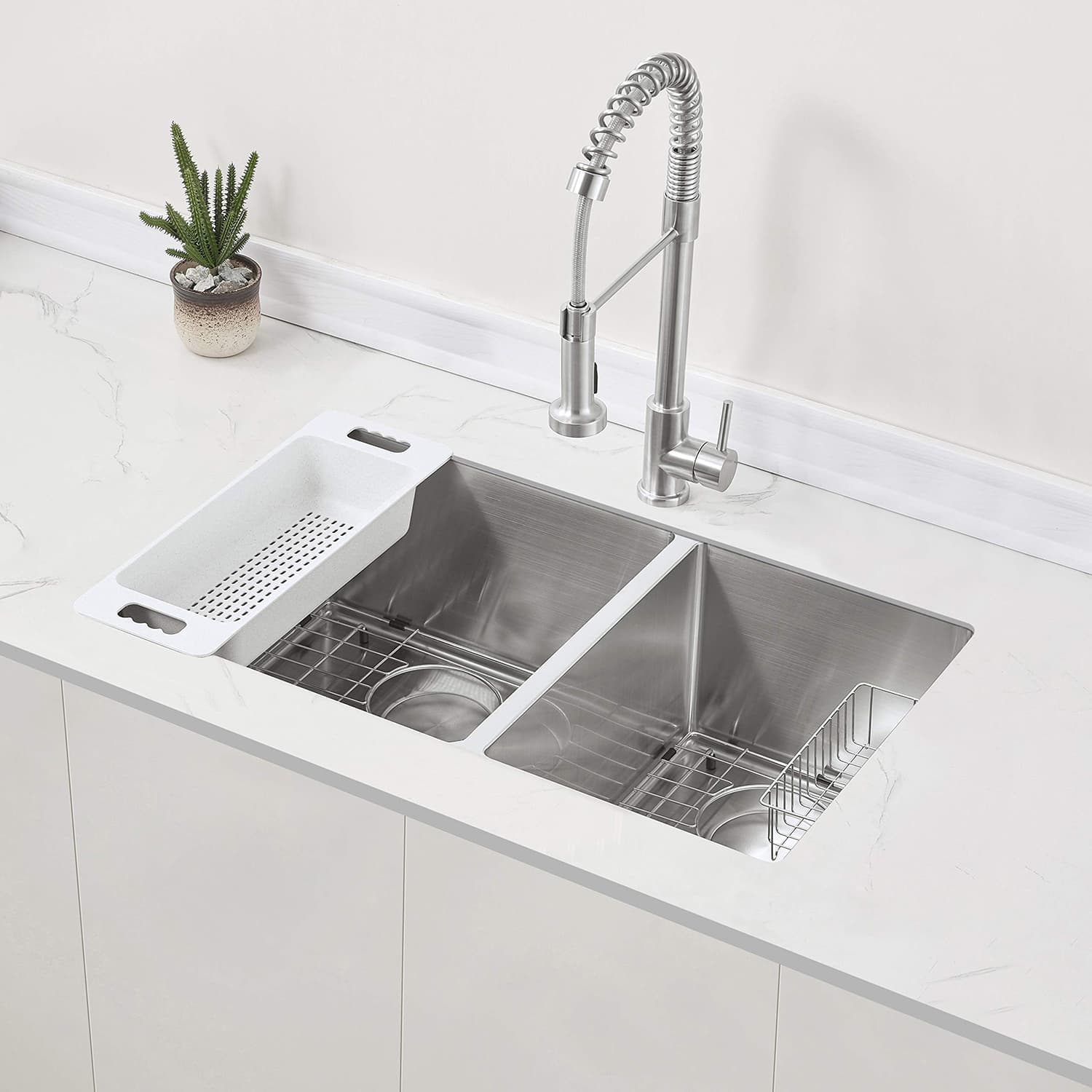 33 Inch 18 Gauge 304 Stainless Steel Handcrafted Dual Basin Undermount Kitchen Sink