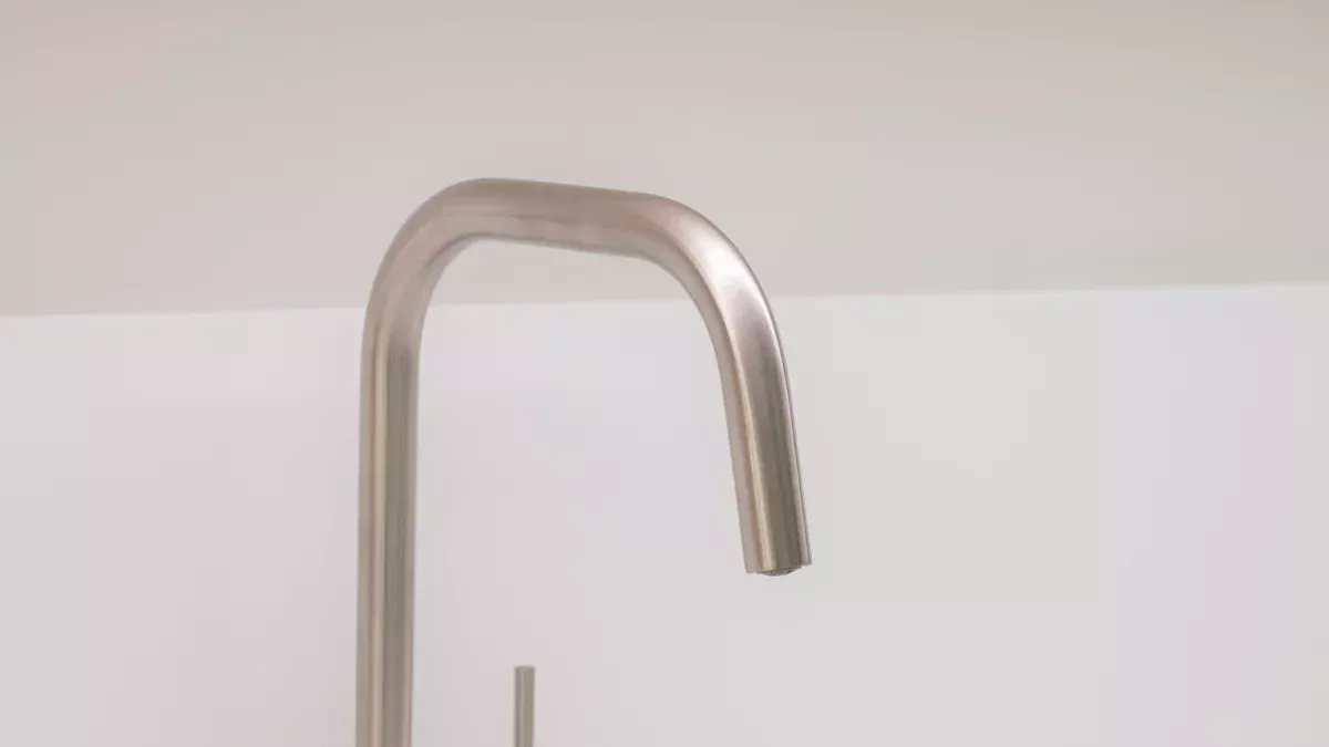 Single Hole vs 3 Hole Kitchen Faucets: A Practical Comparison for Modern Kitchens
