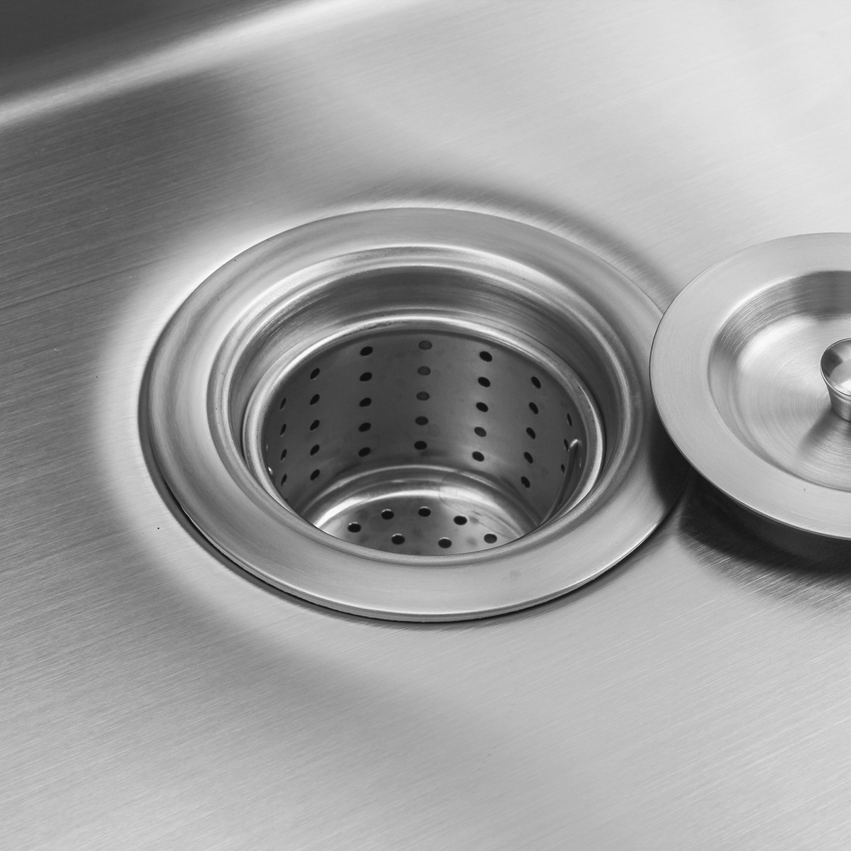 18 Gauge 304 Stainless Steel Handmade Undermount PVD Nano Kitchen Sink with Bottom Grid Drain Assembly