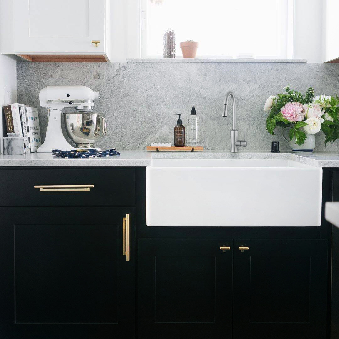 Do Porcelain Farmhouse Sinks Scratch Easily?