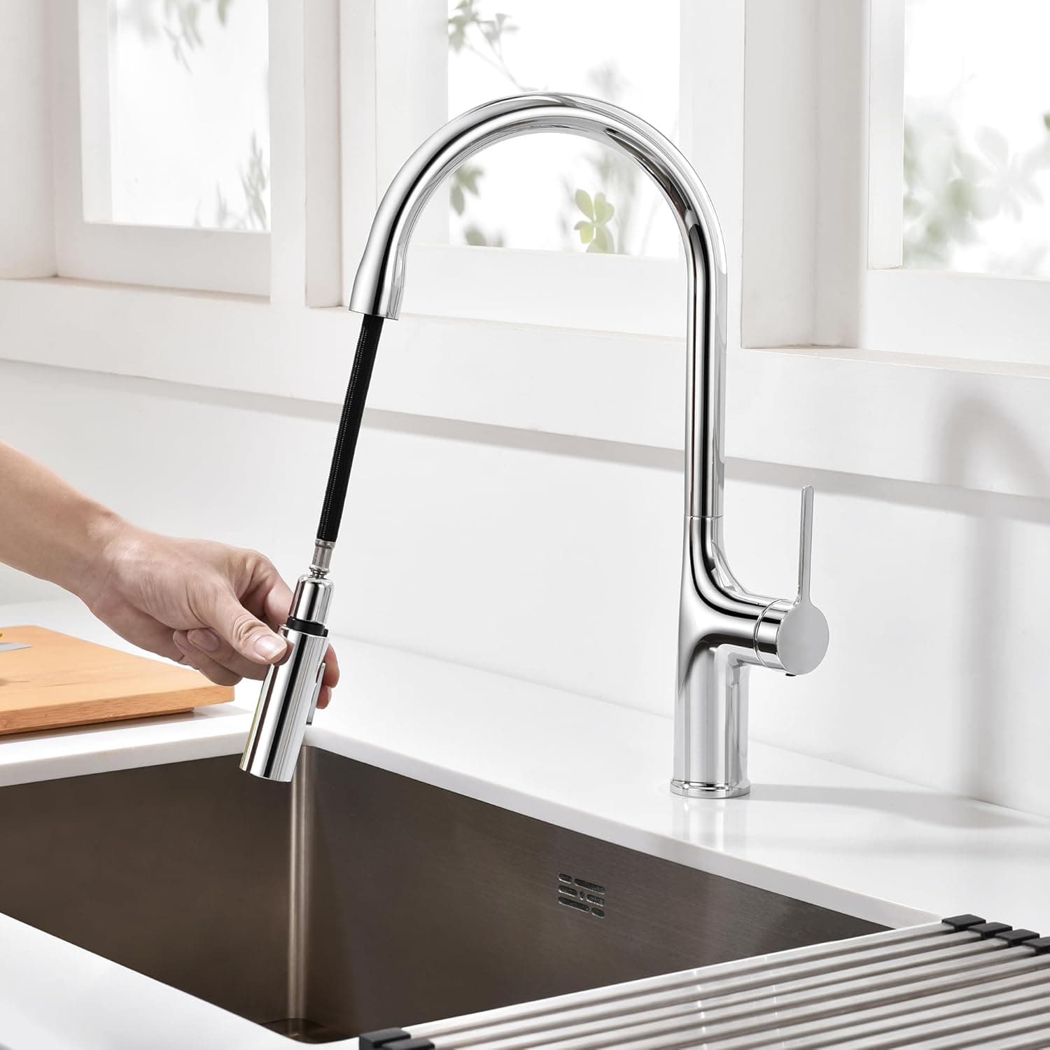 cUPC Certified Gooseneck Pull Down Kitchen Faucet with Single Handle & Sprayer Wholesale 