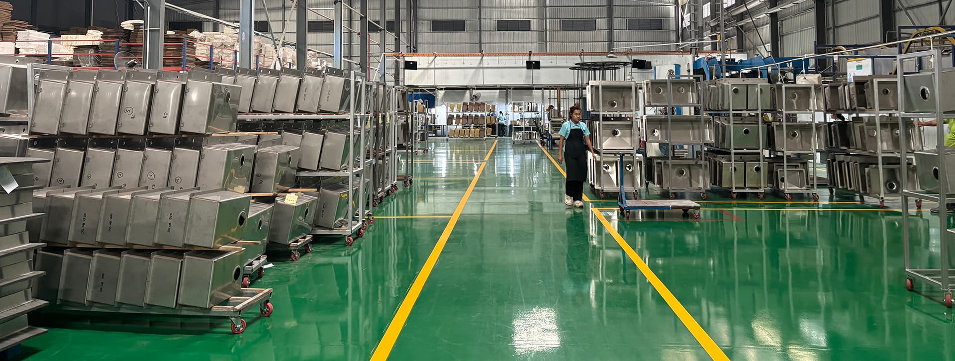 aquacubic factory 1.jpg