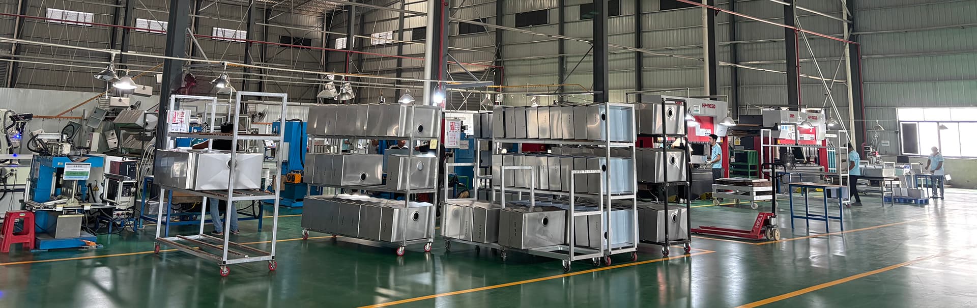 aquacubic factory 2.jpg